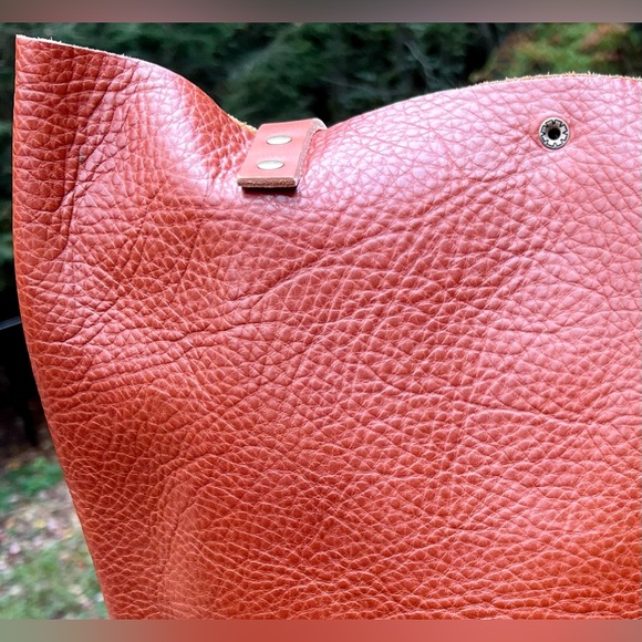 [SOLD] Brand New Portland Leather Goods Medium Classic Tote with Tandles - Picture 5 of 8